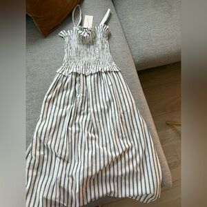 Smocked midi dress XS